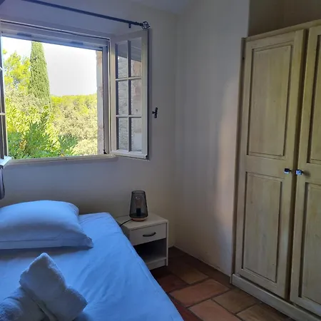 Les Garrigues De La Vallee Des Baux *