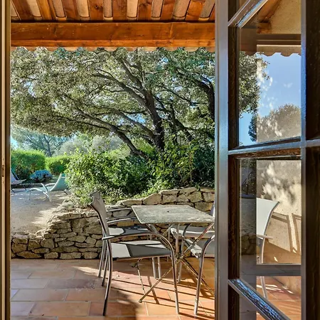 Holiday park Les Garrigues De La Vallee Des Baux Paradou