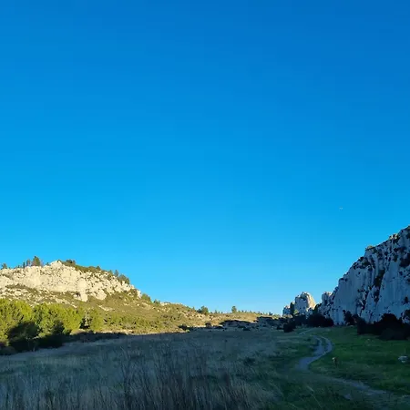 Les Garrigues De La Vallee Des Baux * Paradou