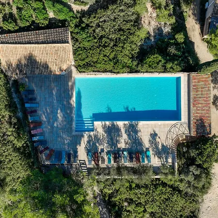 Les Garrigues De La Vallee Des Baux Holiday park *
