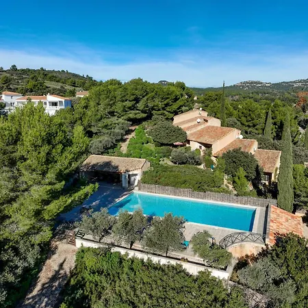 Les Garrigues De La Vallee Des Baux Holiday park Paradou