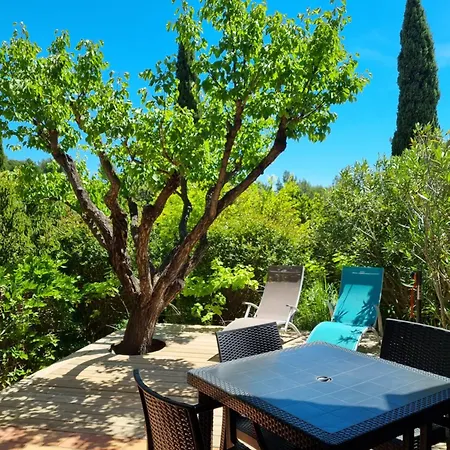 Holiday park Les Garrigues De La Vallee Des Baux *