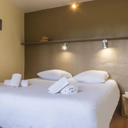 Les Garrigues De La Vallee Des Baux Holiday park *