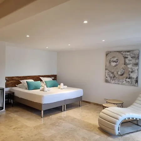 Les Garrigues De La Vallee Des Baux Vakantiepark *