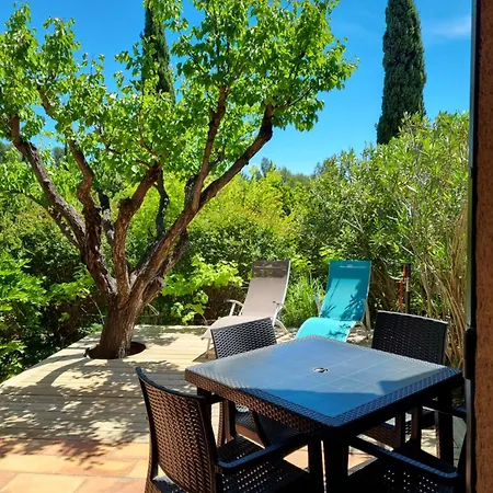 Les Garrigues De La Vallee Des Baux Vakantiepark Paradou